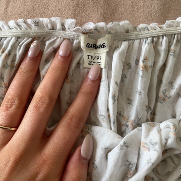 Floral Crop Top - Picture 3 of 3